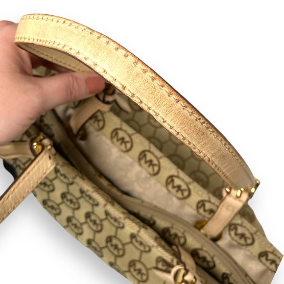 Michael Kors Tote Purse - Picture 15 of 16